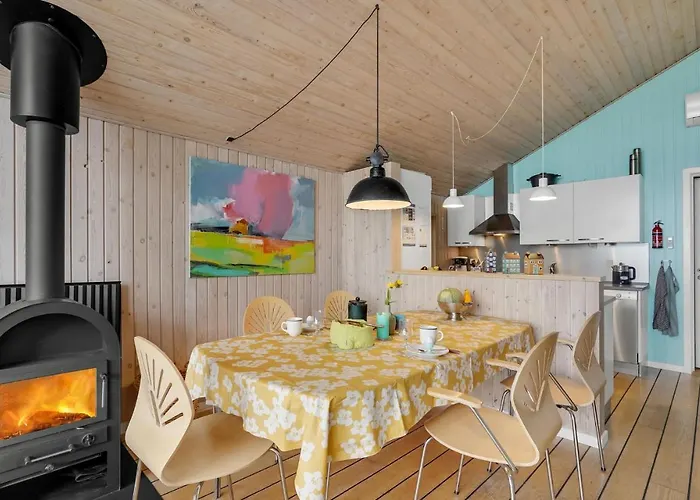 Feriehus Amazing In With Kitchen